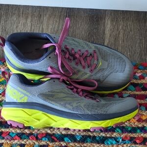 Women's Gray and Yellow Athletic Shoes